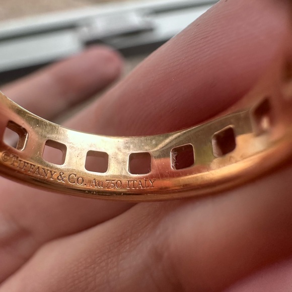 Tiffany & Co Tiffany T True Wide Ring in 18k Yellow Gold Size 7 - Picture 6 of 10